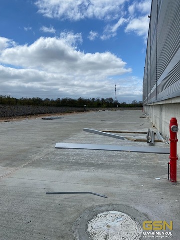 7-DİLOVASI TEPECİK’TE GENİŞ AÇIK ALANLI YENİ DEPO